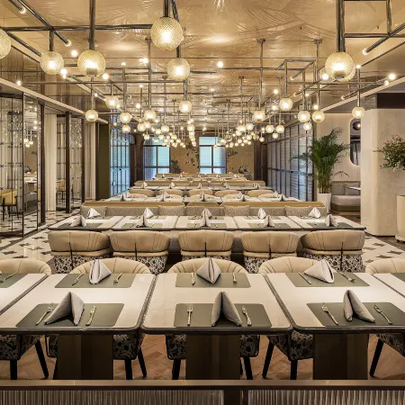 Holiday Inn Jinan Daming Lake Отели рядом с достопримечательностью «Озеро Дамин»
