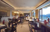 Heyuan Dongyuan Wanlv Lake Meswilton East Building Hotel - parking