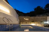 Floral·Huangshan Mountain Wild Fun Homestay - piscina