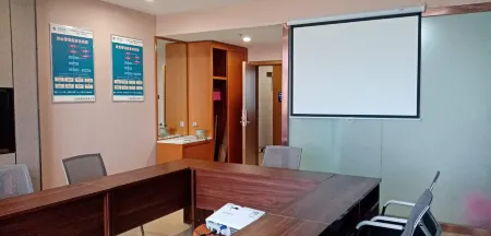 Zhenglanqi Jujia United Hotel Отели рядом с достопримечательностью «Baotou Light Industry Vocational Technical College Zhenglanqi Branch»