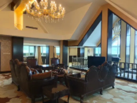 Aer Yurong International Hotel