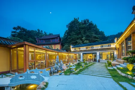Zen Guesthouse Отели рядом с достопримечательностью «Zhiyuan Chenxi»