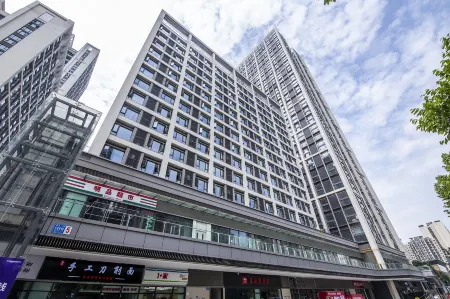 Ibis Hotel (Chengdu Hi-Tech Tianfu Software Park) Отели рядом с достопримечательностью «Singapore-Sichuan Hi-Tech Innovation Park»