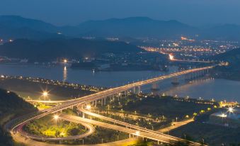 Hongyuan Business Hotel