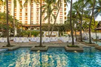 Chatrium Hotel Royal Lake Yangon - Ylellinen