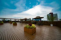 Summer Solstice Book Fragrance Hotel (Shanghai Fudan University Branch) Hotel in zona Fudan University Jinglaitang