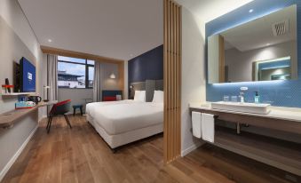 Holiday Inn Express (Pinghu Economic Development Zone)