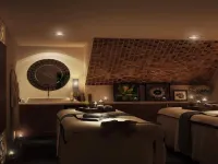 Alisa Cruise Halong Hotels in Tuần Châu