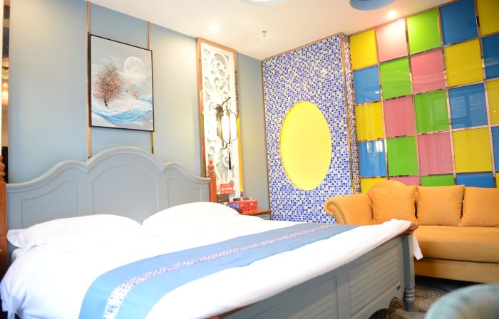 Yueduo Theme Hotel (Ding Xiang North Street Intelligent Experience Store)