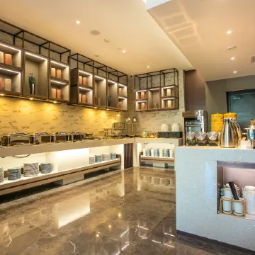 Saifel tingxue Hotel (West square store of Jilin Railway Station)