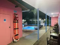 Be Happy Hotel - Parkplatz