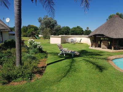 12 on Vaal Drive Guest Lodge