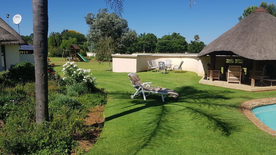 12 on Vaal Drive Guest Lodge