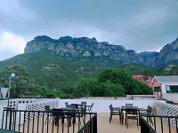 Qieman · Huanshan Viewing Life Boutique Hotel (Yuntai Mountain Anshang Service Area Branch) - Bergblick