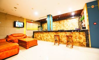 Zhongyun Hotel (Baofeng Longxing Road)