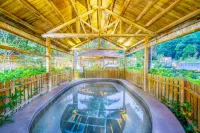 Rongjia Guoyun Hot Spring Resort - جاكوزي