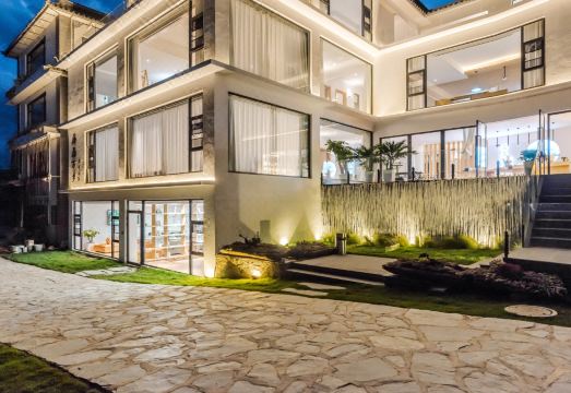 li li wan xiang 마당 전경