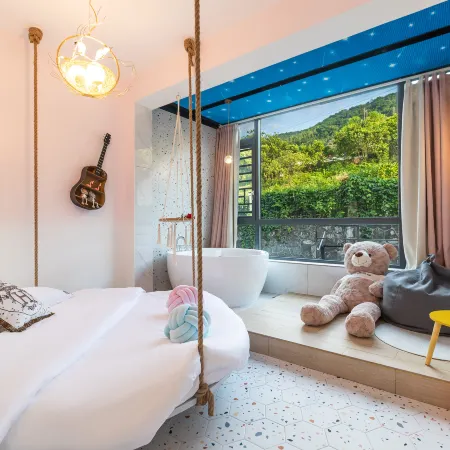 Nanyi Bieyuan Guesthouse (Zixing Dongjiang Lake Scenic Area)