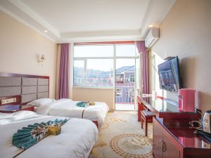 Xinyue Holiday Hotel (colorful Danxia store)