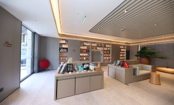 JI Hotel (Shanghai Dishui Lake Subway Station)