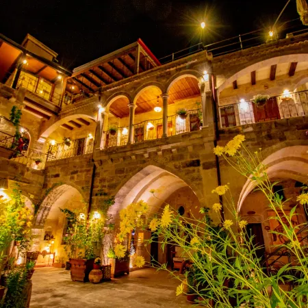 Aren Cave Hotel and Art Gallery