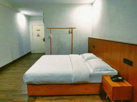 Qi Yin Boutique Hotel Отели рядом с достопримечательностью «Shude Mountain Villa»