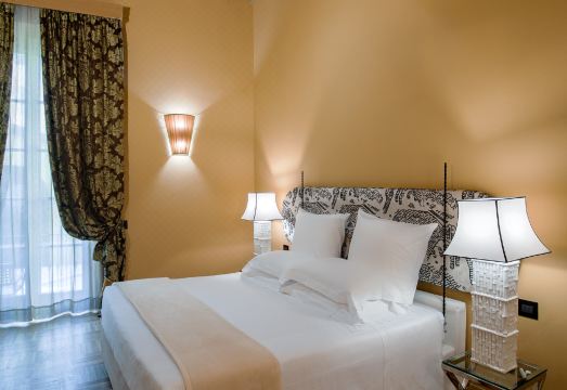 호텔 넘버 나인의 럭셔리한 실내 모습