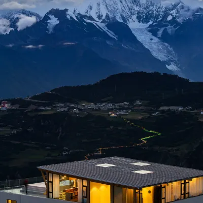 ดีไซเนอร์ โฮเทลรุ่นจิ่ง เมริ โรงแรมใกล้จุดชมวิวด้านบนหมอกหนา