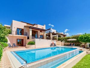 4 Bedroom Villa Helidoni with Private Infinity Pool, Aphrodite Hills Resort