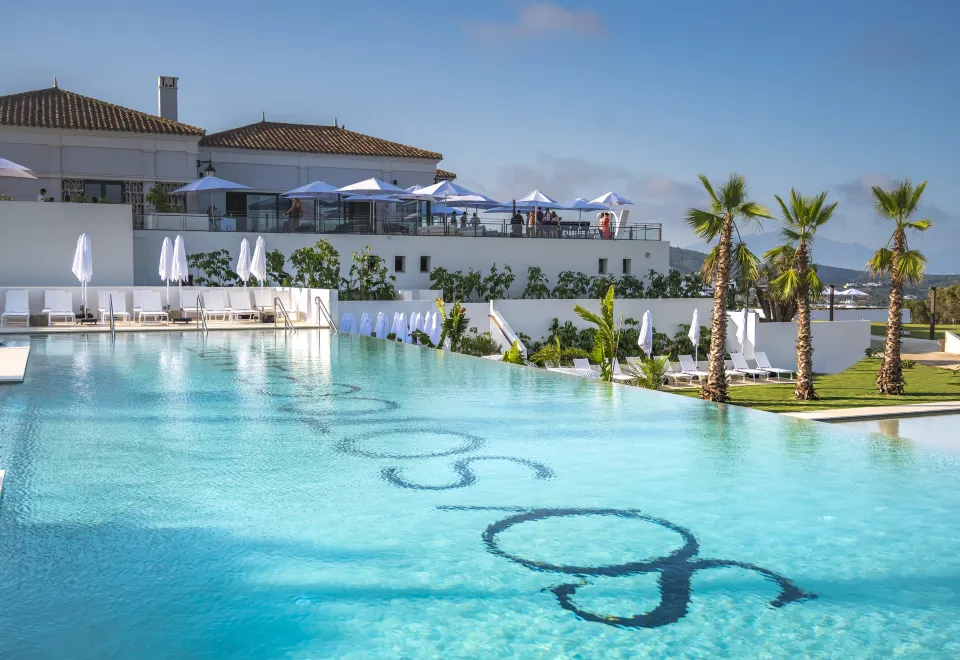 Marbella’s Golden Mile: A Guide to the Most Glamorous Luxury Hotels