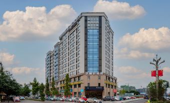 Lavande Hotel (Chengdu Xinjin Rulin Road Metro Station)