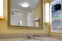 Holiday Inn Express & Suites Tower Center New Brunswick Hotel a New Brunswick