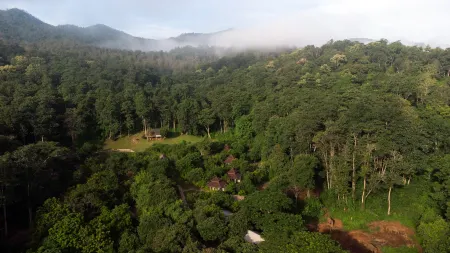 Tawan Riverside - Elephant Resort Отели в г. Mae Wang