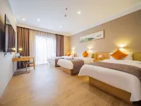 Yunqi Selected Hotel (Bell and Drum Tower Huimin Street)