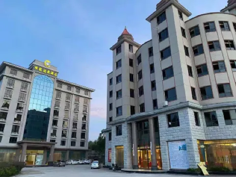 Wuhua Weilong Hot Spring Hotel Hotels near Huacheng Railway Station