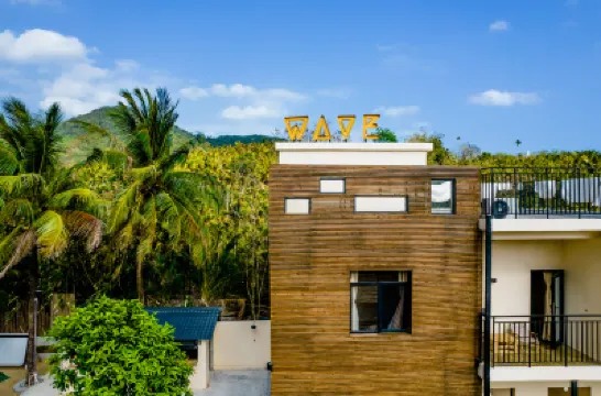 WAVE SURF CLUB Hotels near Riyue Bay