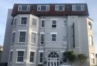 Royal House by Bourne Hall - 2-Star