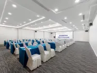 Vienna International Hotel(Xiangyang's Wanda Plaza train station)