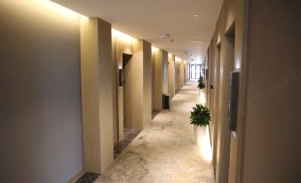 Ordinary Holiday Hotel (Guandijiamiao Ordinary Street)
