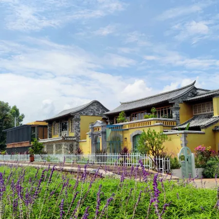 Jianshui Qiuye Hotel (Xianghui Bridge)