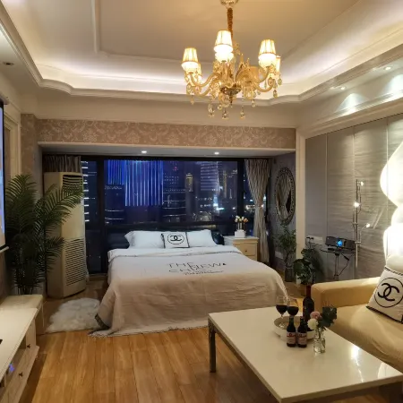 Golden Lake View Cinema Apartment