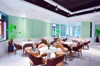 Stars Family Resort Hotel (Qiyun Town Store) Hotels in Yuzhong