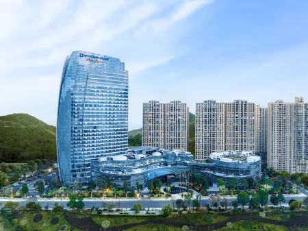 Wyndham Grand Plaza Royale Yujia Anhua Отели в г. Аньхуа