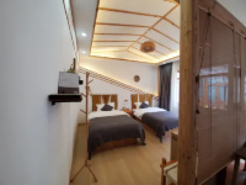 he zhang ye lang you she secllded house hotel