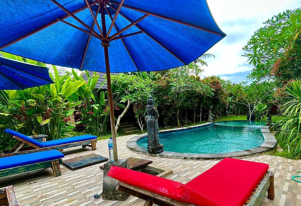 렘봉간 숙소의 평화로운 아침 분위기