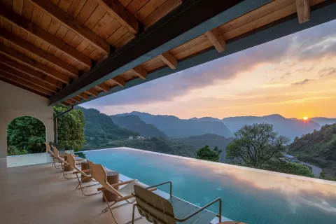 LOSTVILLA(Chongqing Simian Mountain)