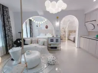 Yanji Little Muddle Homestay (Yanbian University Network Red Wall Shop) - Romantik