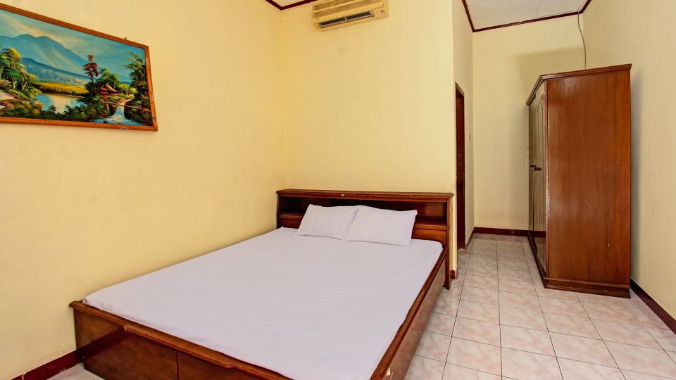 Hotel O Losmen Tjabe Merah Near Alfamart Bintaro