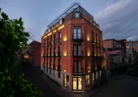 Atrium Boutique Hotel