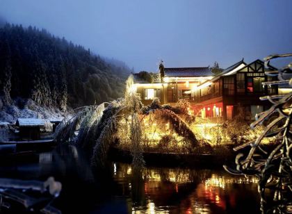 雲冰山依依不捨客棧